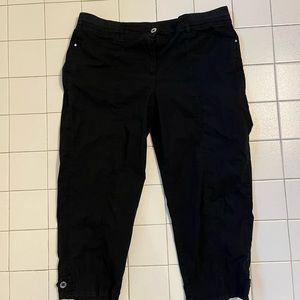 Chicos elastic waist crop capri pants - Black - Size 2